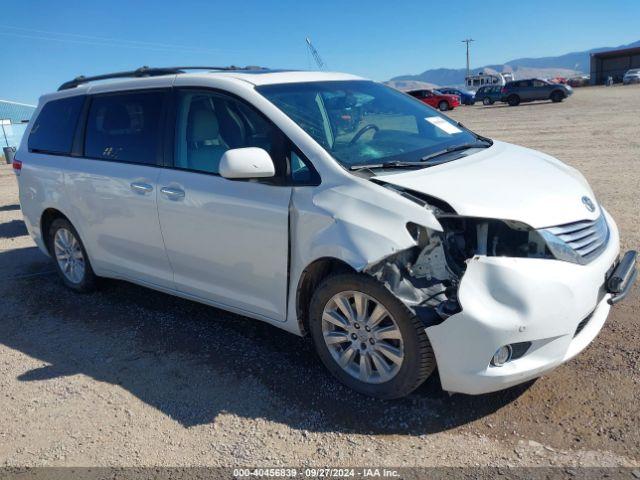  Salvage Toyota Sienna