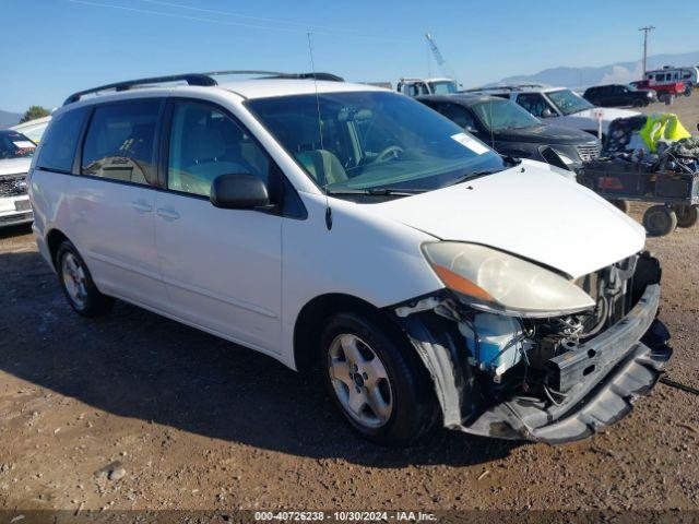  Salvage Toyota Sienna