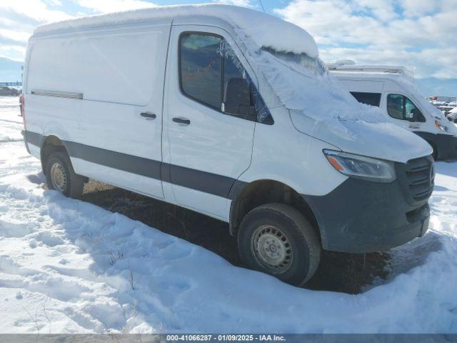  Salvage Mercedes-Benz Sprinter 2500