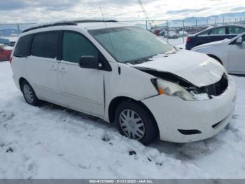  Salvage Toyota Sienna