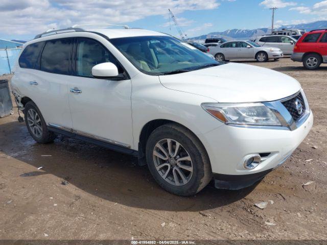  Salvage Nissan Pathfinder