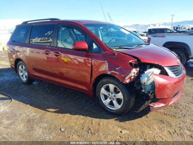  Salvage Toyota Sienna