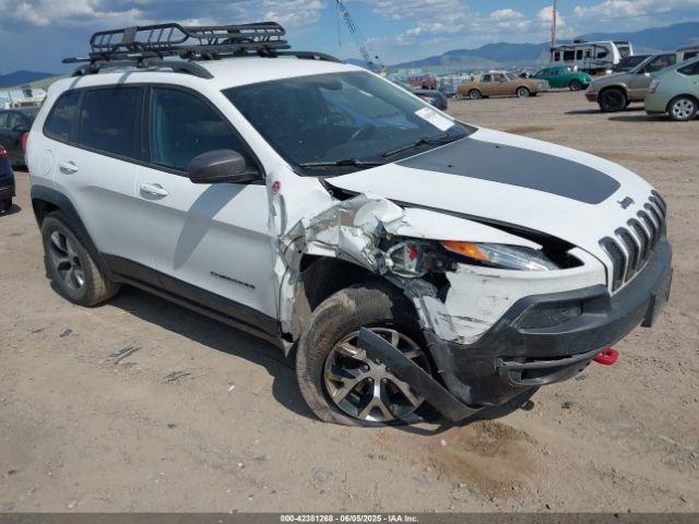  Salvage Jeep Cherokee