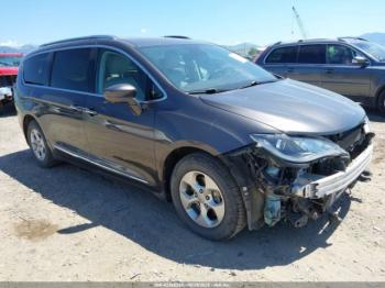  Salvage Chrysler Pacifica