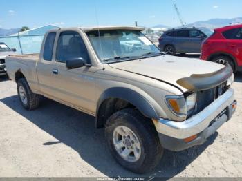  Salvage Toyota Tacoma