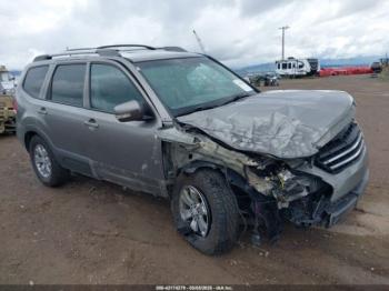  Salvage Kia Borrego