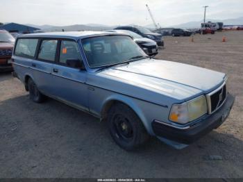  Salvage Volvo 245