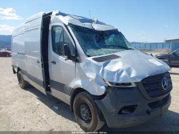  Salvage Mercedes-Benz Sprinter 2500