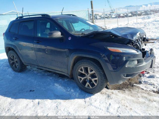  Salvage Jeep Cherokee