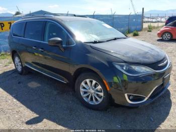  Salvage Chrysler Pacifica
