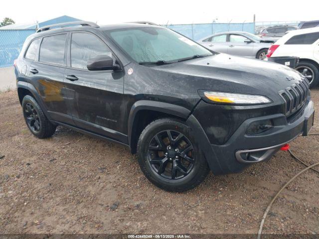  Salvage Jeep Cherokee