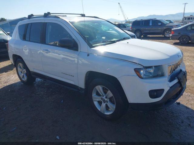  Salvage Jeep Compass
