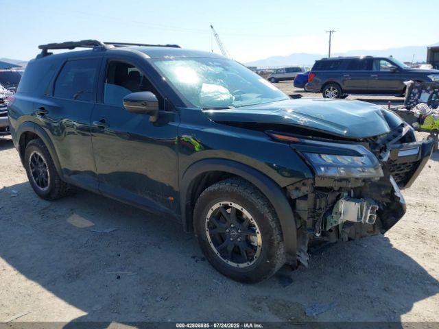  Salvage Nissan Pathfinder