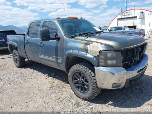  Salvage Chevrolet Silverado 2500