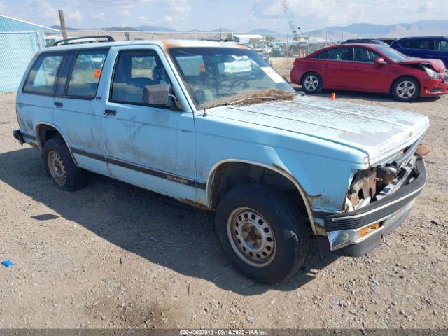  Salvage Chevrolet Blazer