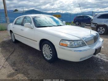  Salvage Lincoln Towncar