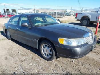  Salvage Lincoln Towncar