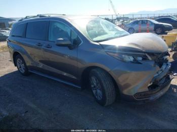  Salvage Toyota Sienna