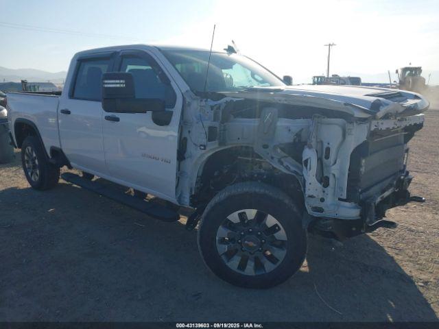  Salvage Chevrolet Silverado 2500