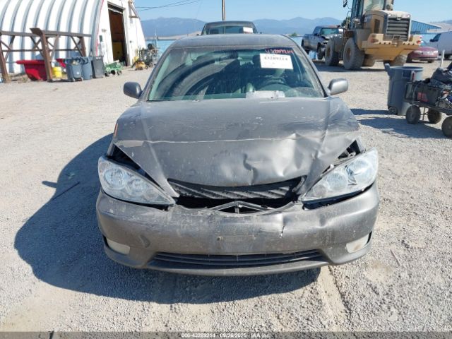 Toyota Camry Xle V6 Image 16