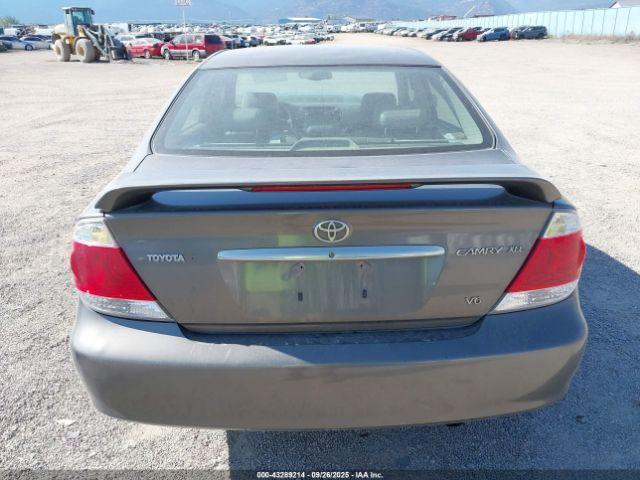 Toyota Camry Xle V6 Image 8