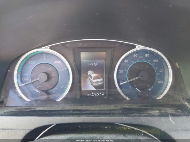 Toyota Camry Xle Image 12