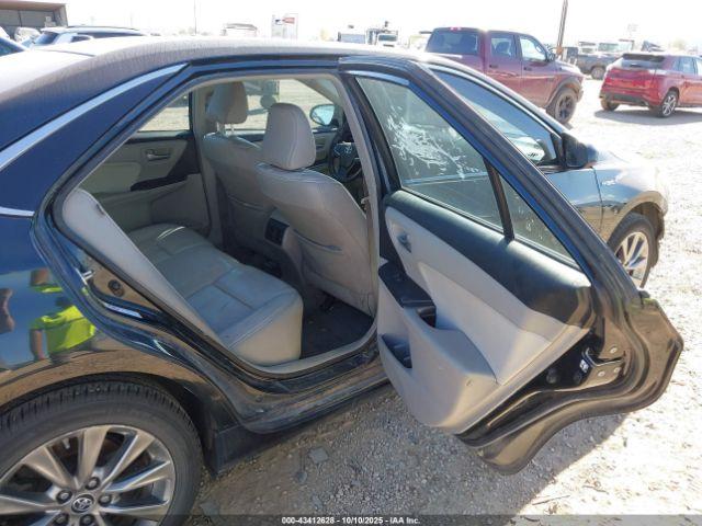 Toyota Camry Xle Image 11