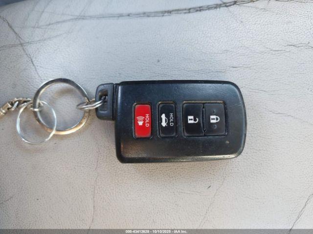 Toyota Camry Xle Image 15