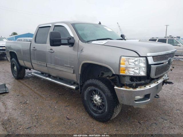  Salvage Chevrolet Silverado 2500