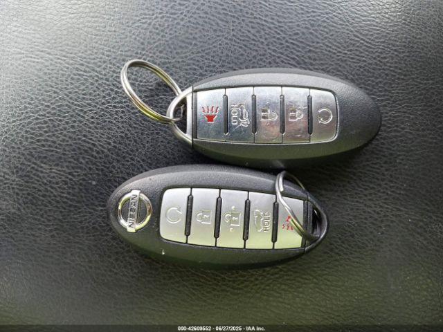 Nissan Pathfinder Platinum Image 8