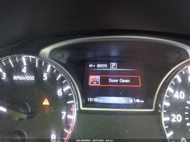 Nissan Pathfinder Platinum Image 16