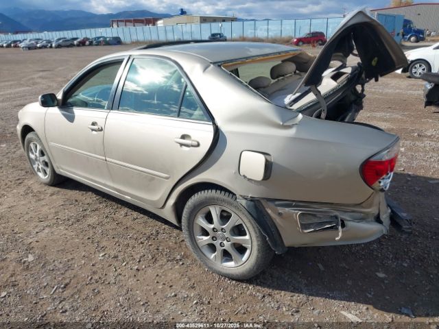 Toyota Camry Xle V6 Image 8