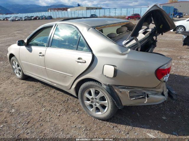 Toyota Camry Xle V6 Image 8