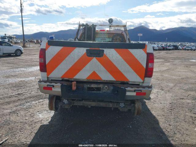 Chevrolet Silverado 3500 Work Truck Image 13