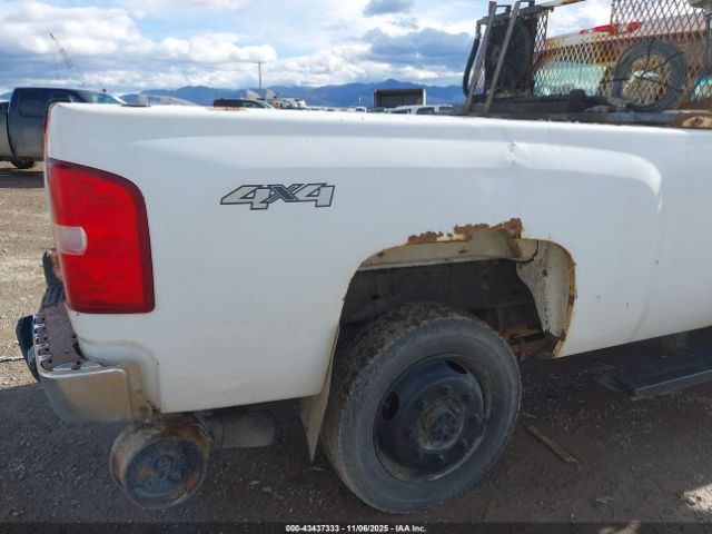 Chevrolet Silverado 3500 Work Truck Image 14