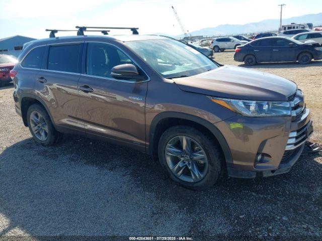  Salvage Toyota Highlander