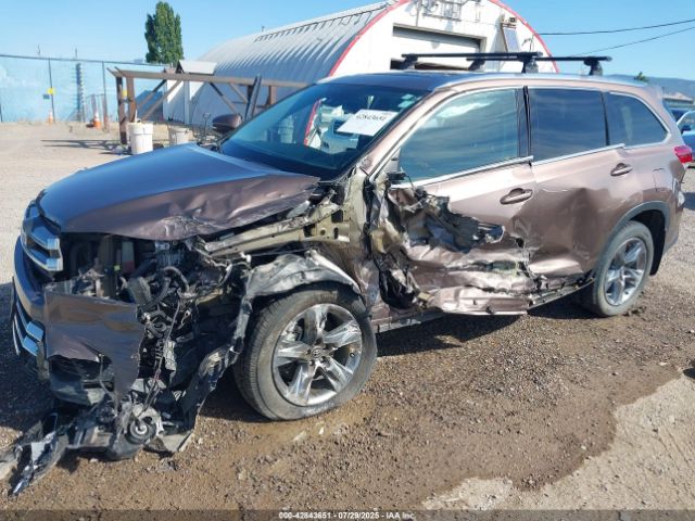 Toyota Highlander Limited Platinum Image 4