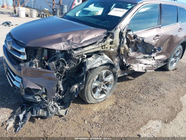 Toyota Highlander Limited Platinum Image 11