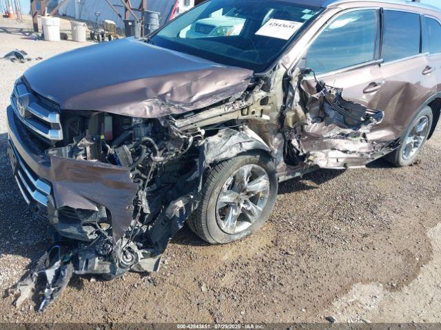 Toyota Highlander Limited Platinum Image 11