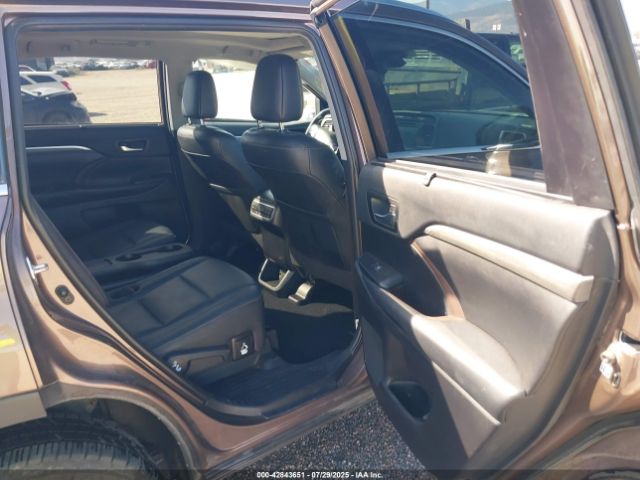 Toyota Highlander Limited Platinum Image 7