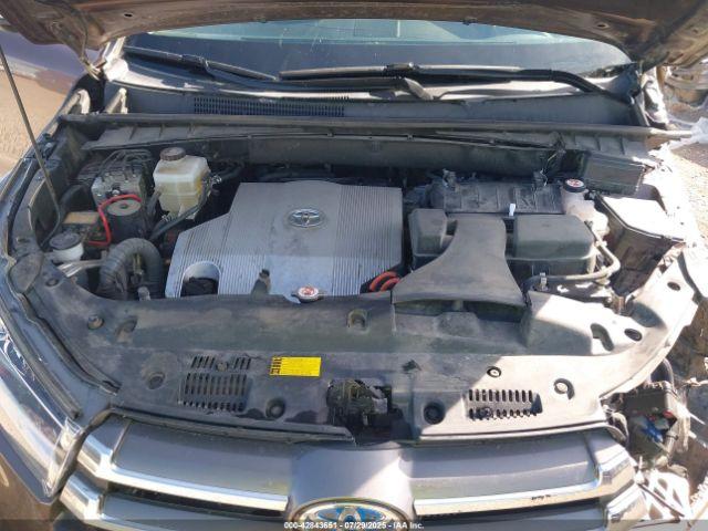 Toyota Highlander Limited Platinum Image 9