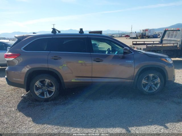 Toyota Highlander Limited Platinum Image 16