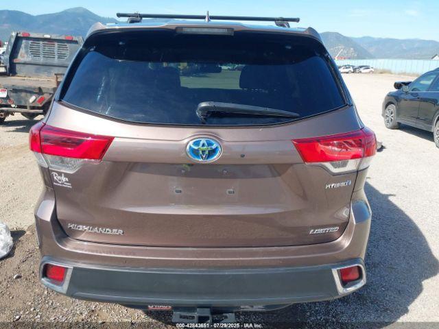 Toyota Highlander Limited Platinum Image 15