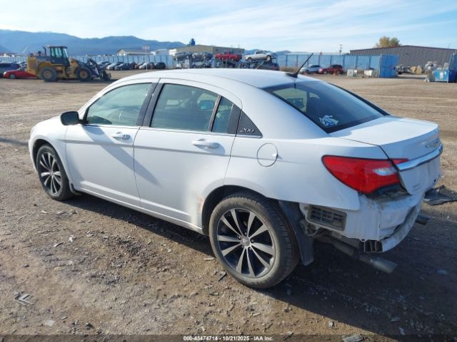 Chrysler 200 Touring Image 7