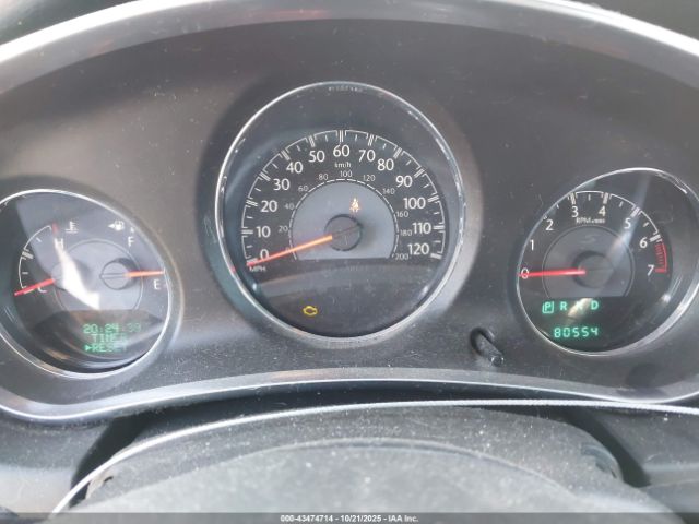 Chrysler 200 Touring Image 9