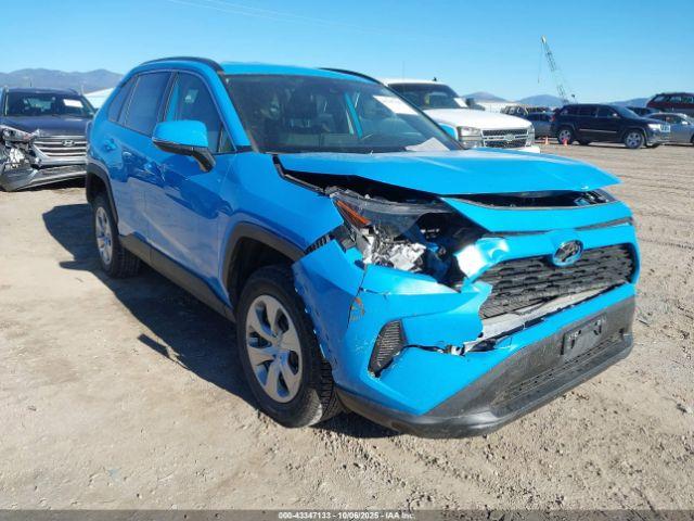 Toyota RAV4 Le Image 16