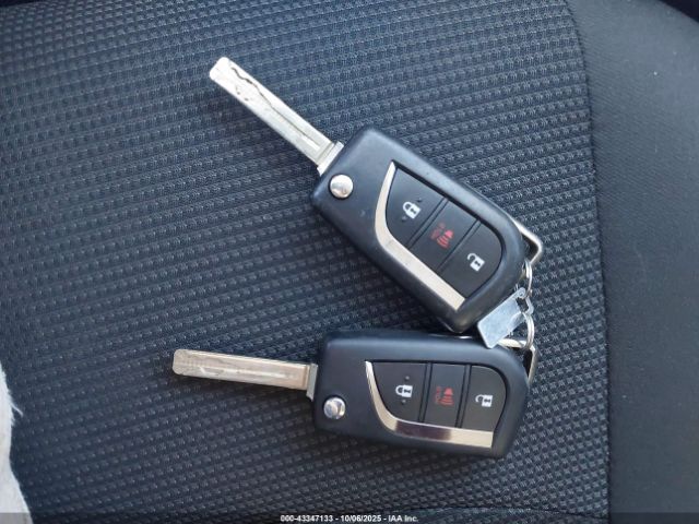 Toyota RAV4 Le Image 9