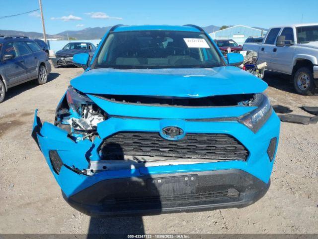 Toyota RAV4 Le Image 15