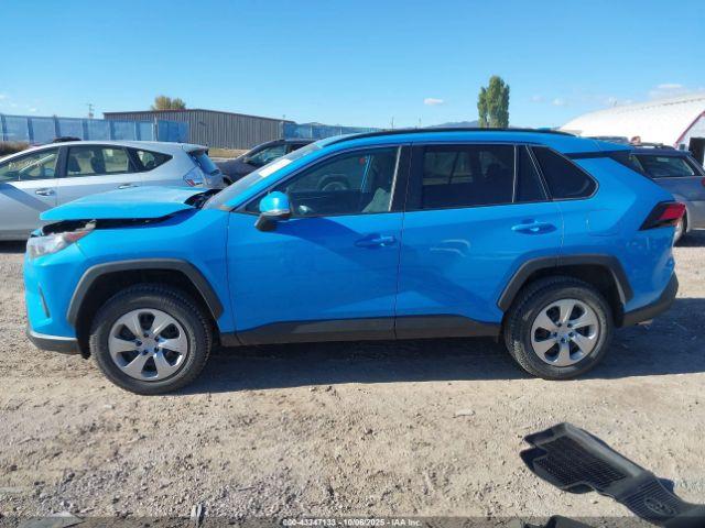 Toyota RAV4 Le Image 12