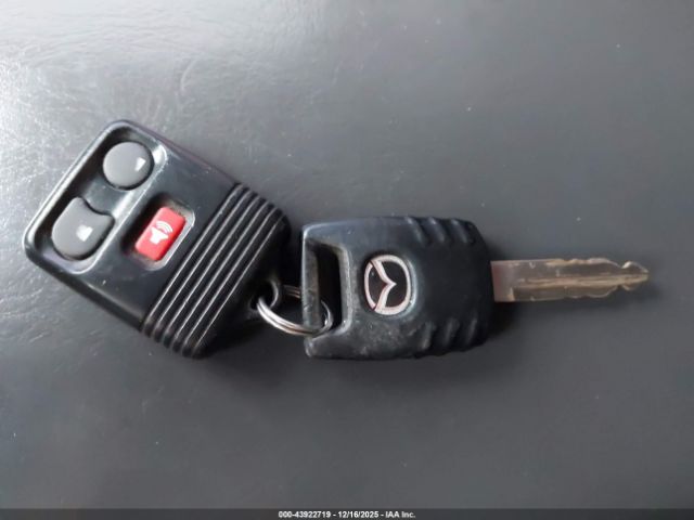 Mazda Tribute I Image 11